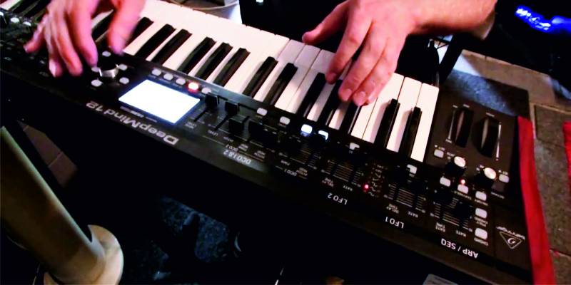 Behringer-deepmind-12- polyphonic synthesizer-02